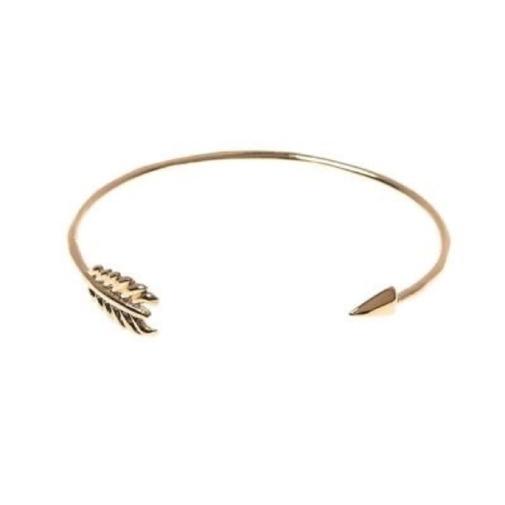 ➡️➡️ Stella and Dot Gilded Arrow Bangle